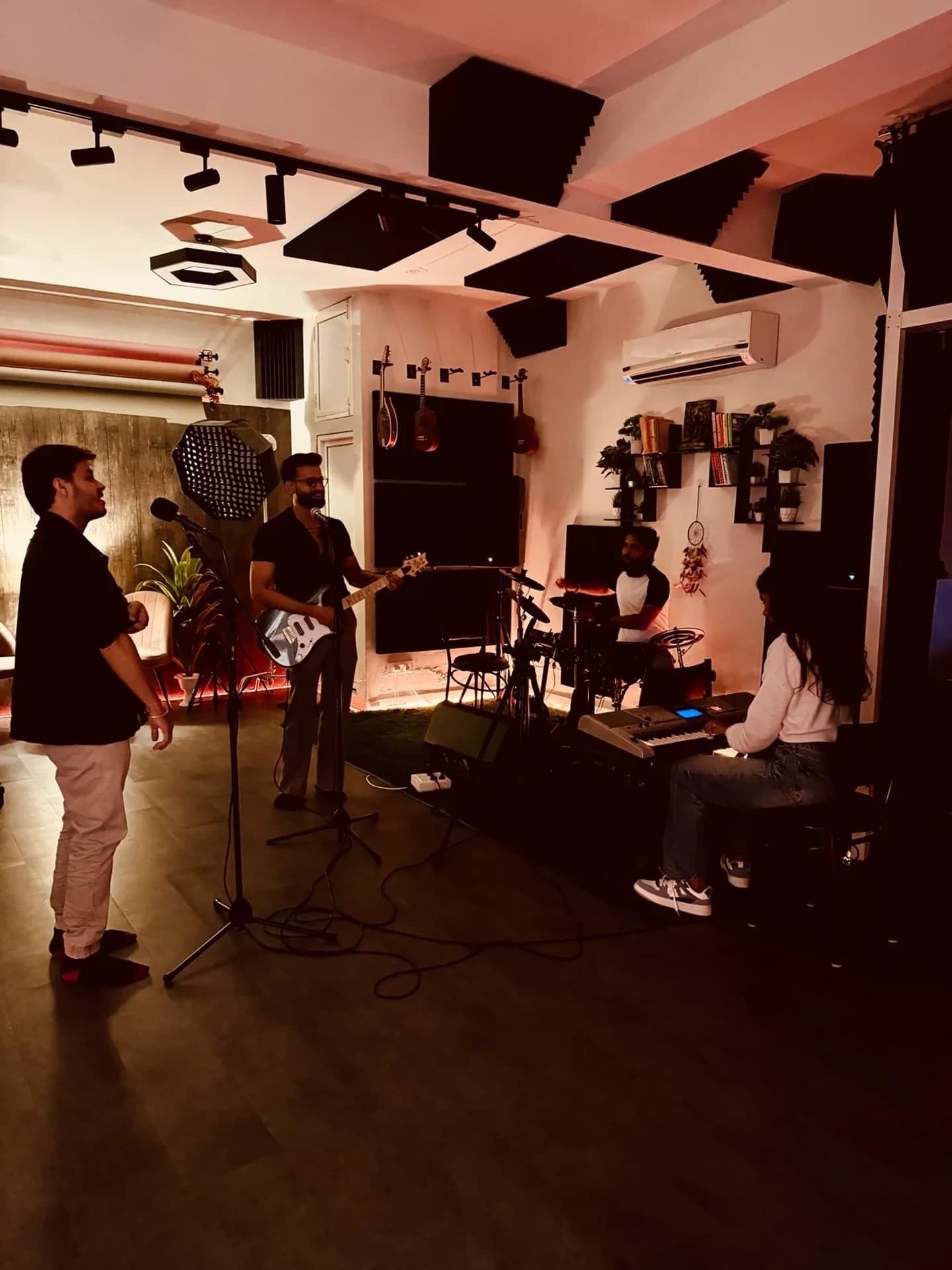 Find the Best Jamming Room in Jaipur — 12Notez Band Practice Space