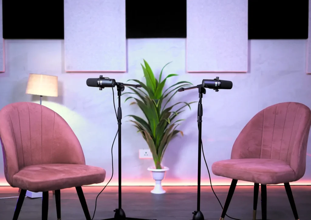 12notez podcast studio